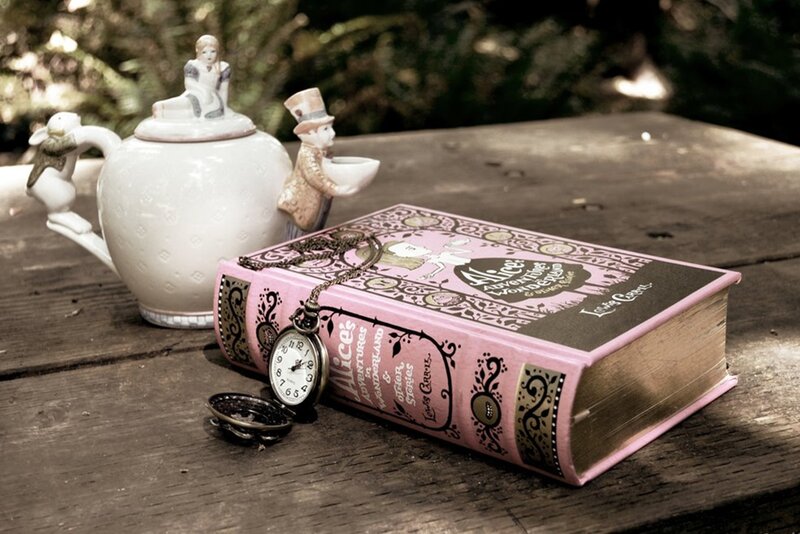 Alice in Wonderland Book — Pink