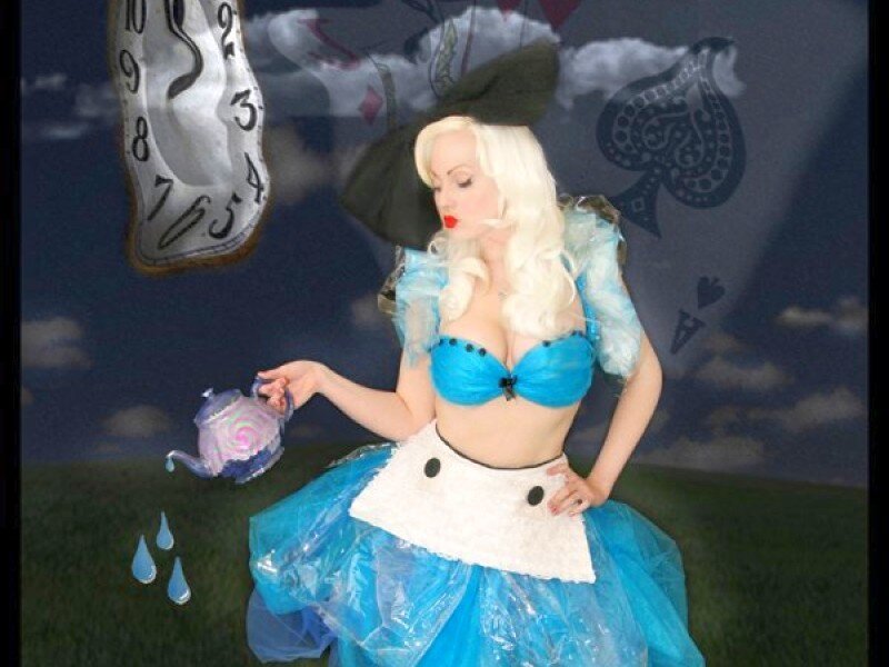 Alice in Wonderland cosplay