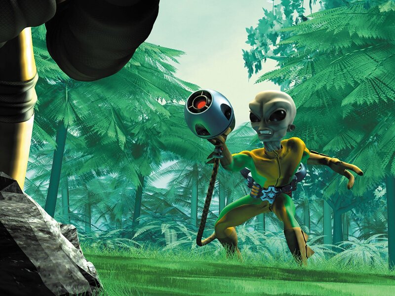 Alien Holding Weapon