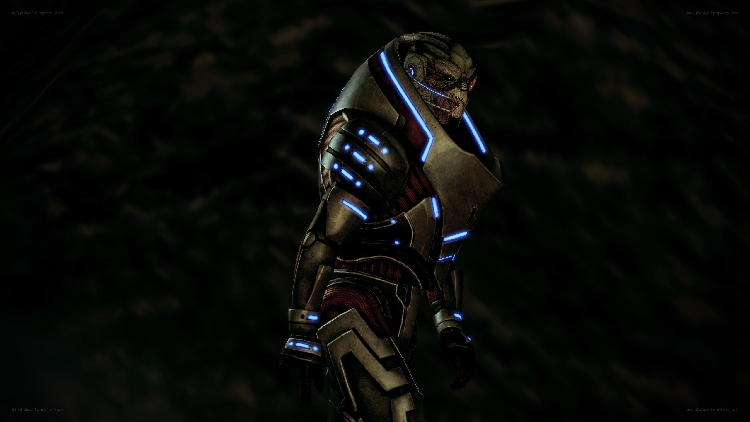 alien soldier in dark armor