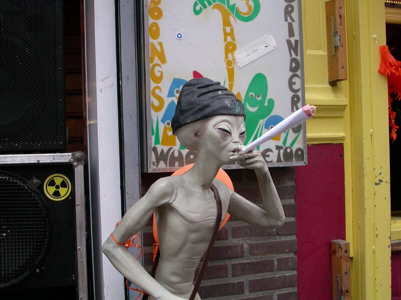 Alien Statue Smoking