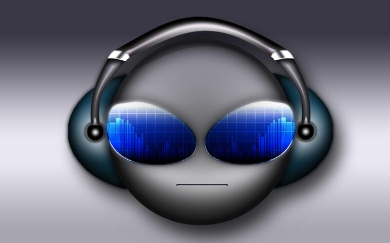 Alien Wearing Headphones — Gray
