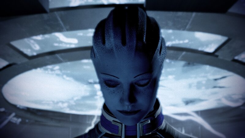 Alien Woman in Uniform — Blue