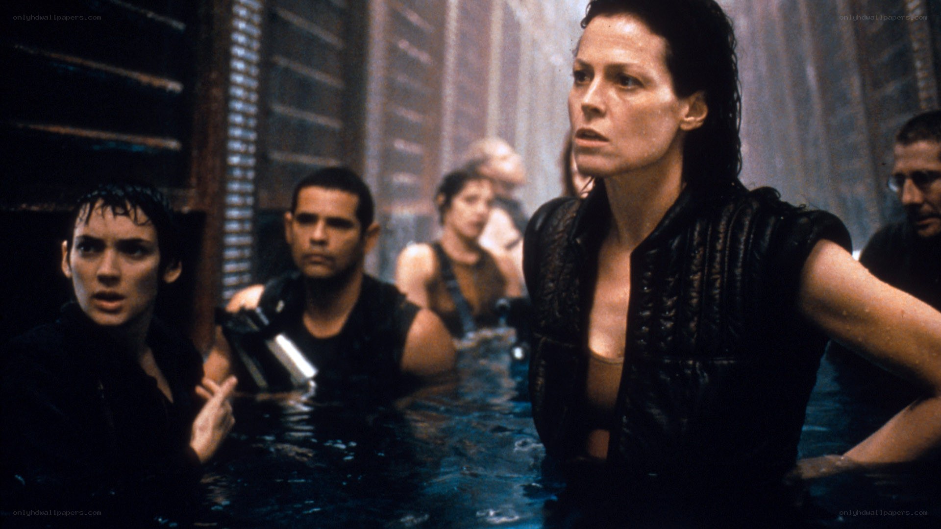 Aliens in water scene