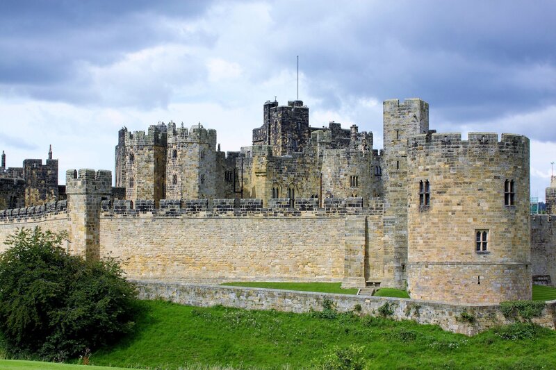 Alnwick Castle — Green, Dramatic