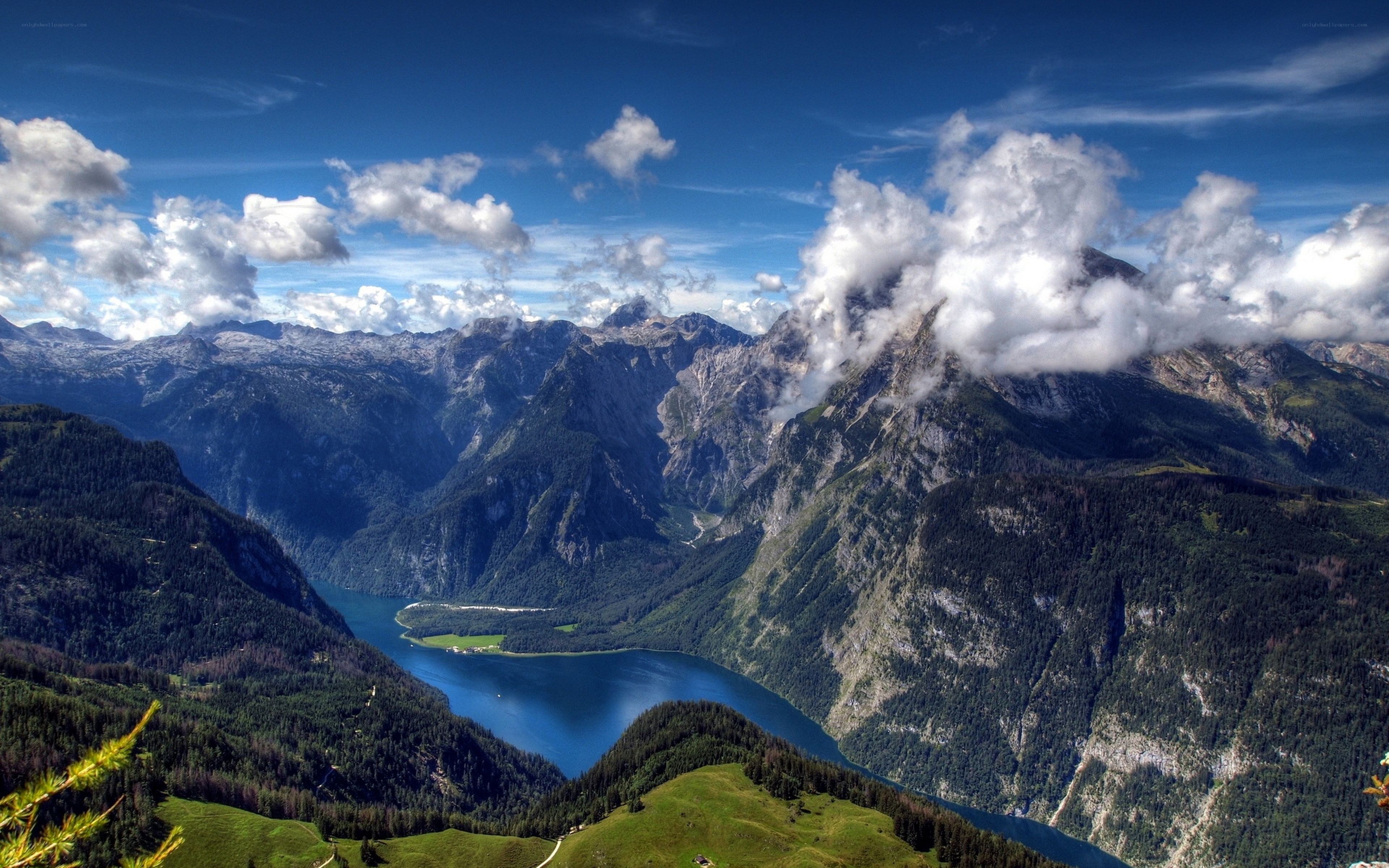 Alpine lake and mountain landscape