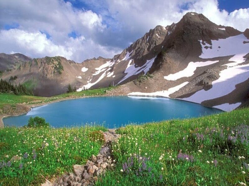 Alpine Lake and Mountains — Blue, Serene, Summer