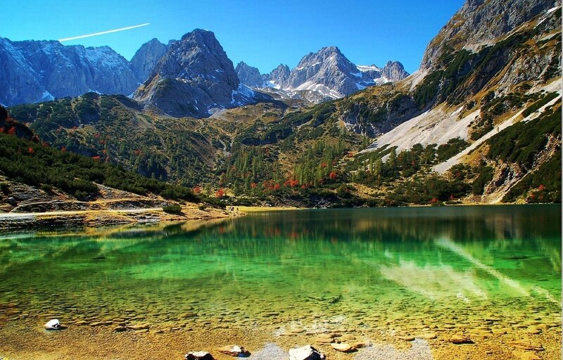 Alpine Lake and Mountains — Green