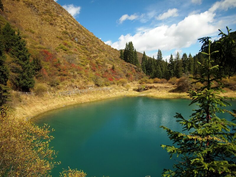 Alpine Lake in Autumn — Blue