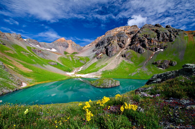 Alpine Lake in Mountains — Blue, Serene, Summer