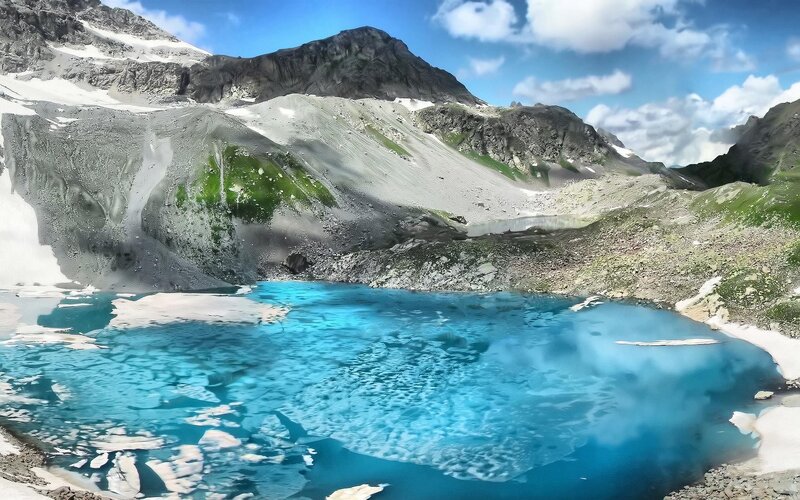 Alpine Lake in Mountains — Blue, Serene