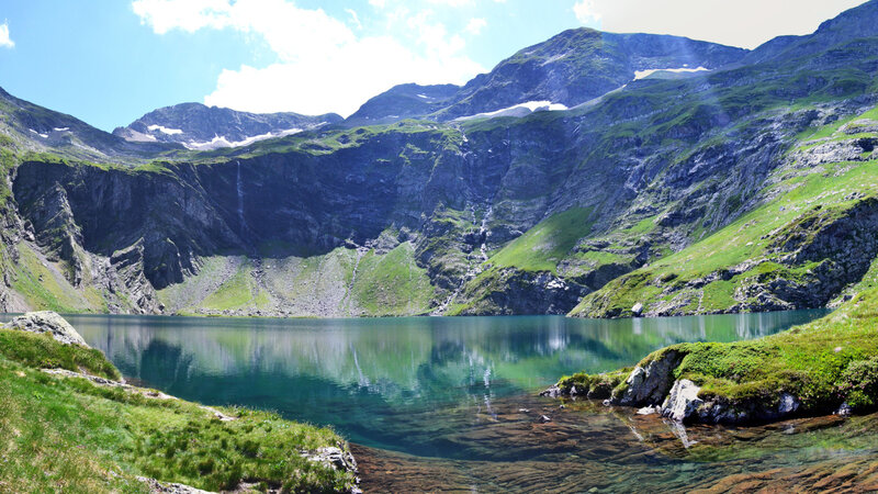 Alpine Lake in Mountains — Green, Serene, Afternoon