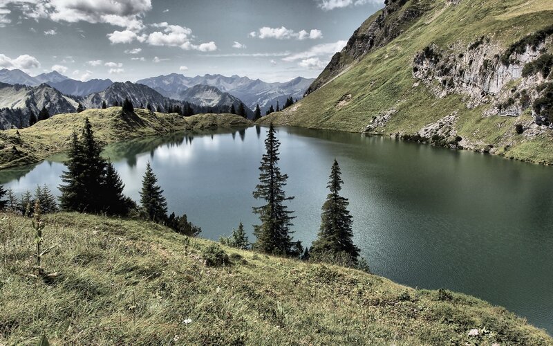 Alpine Lake in Mountains — Green