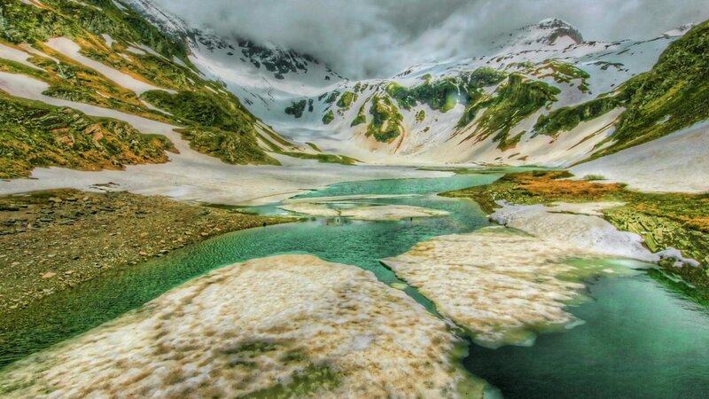 Alpine Lake in Valley — Green, Dramatic, Photograph