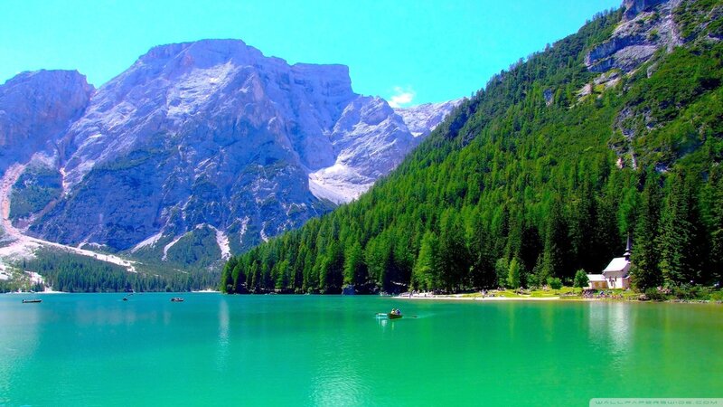 alpine lake with mountains