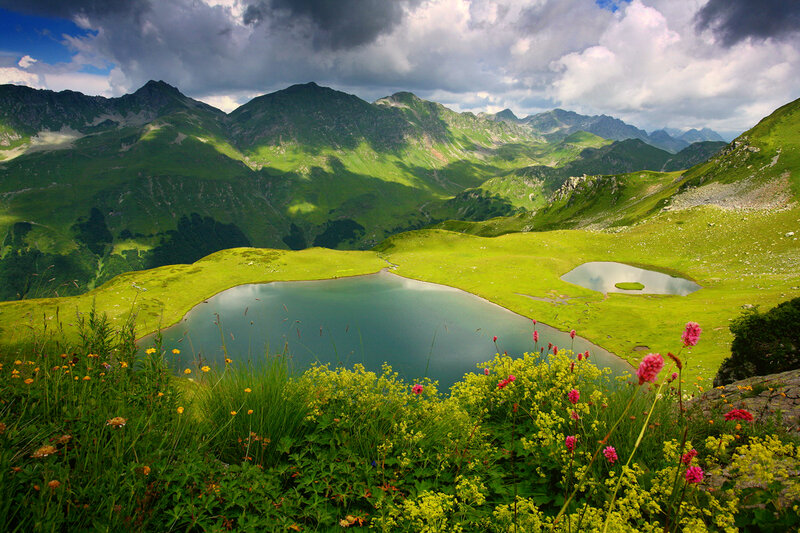 Alpine Lakes in Mountains