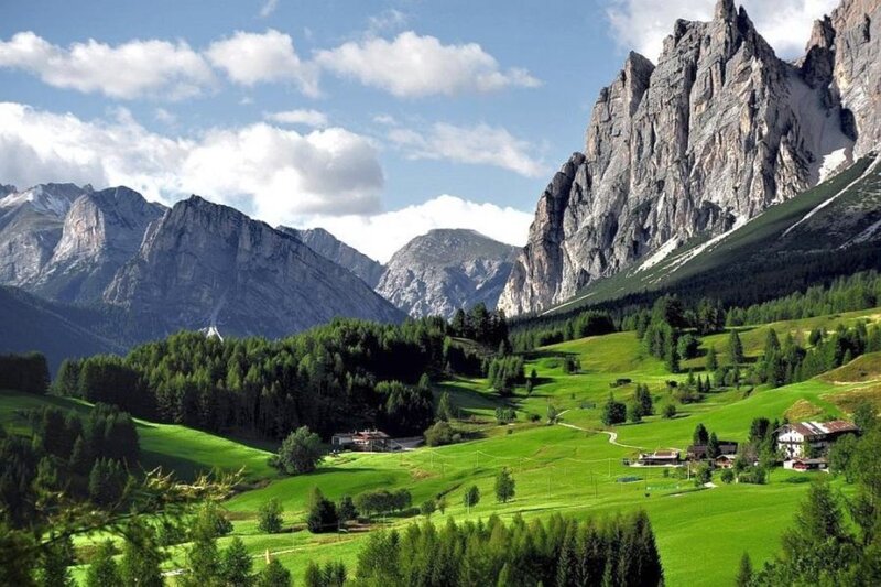 Alpine Valley Landscape — Green