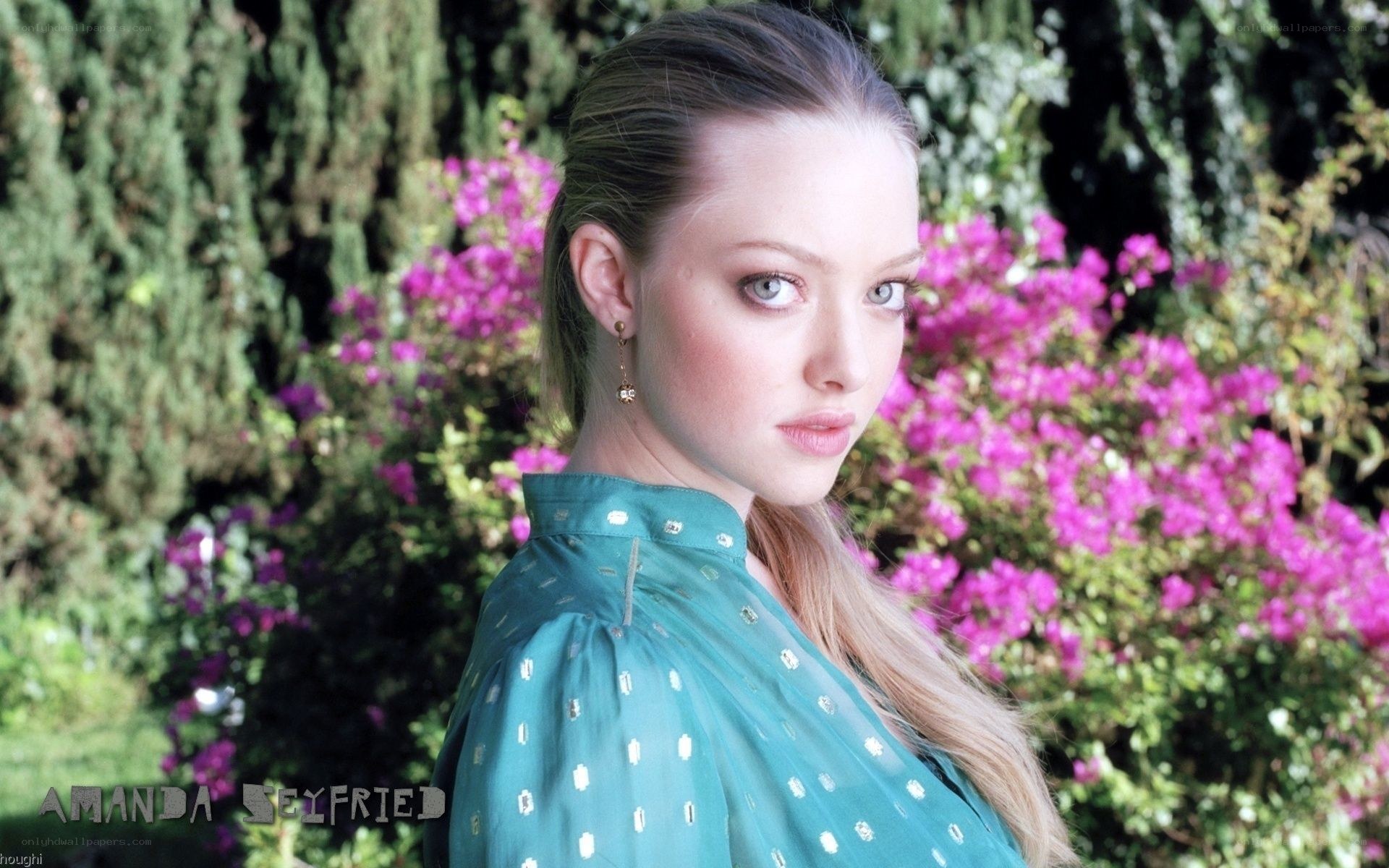 Amanda Seyfried in a garden