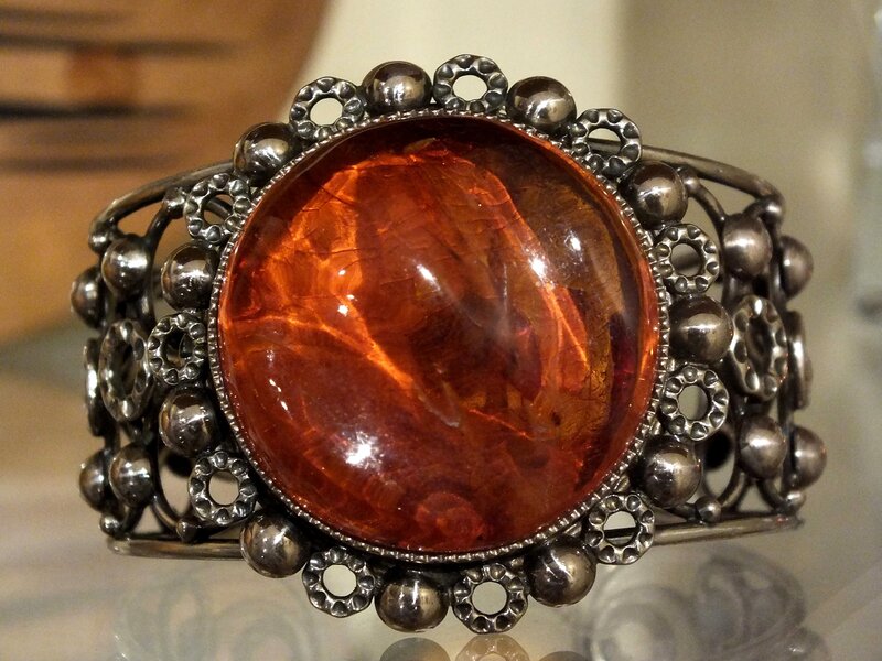 Amber Cabochon Bracelet