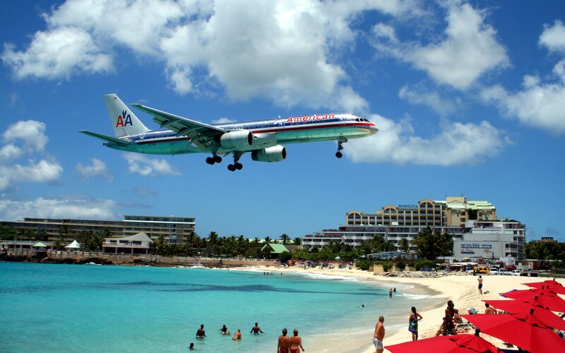 American Airlines Plane — Blue, Bright