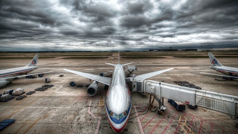 American Airlines Plane — Gray, Dramatic, Photograph, Airplane