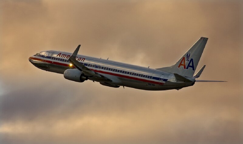 American Airlines Plane — Gray, Dramatic