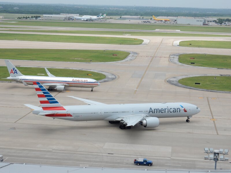 American Airlines Planes — White