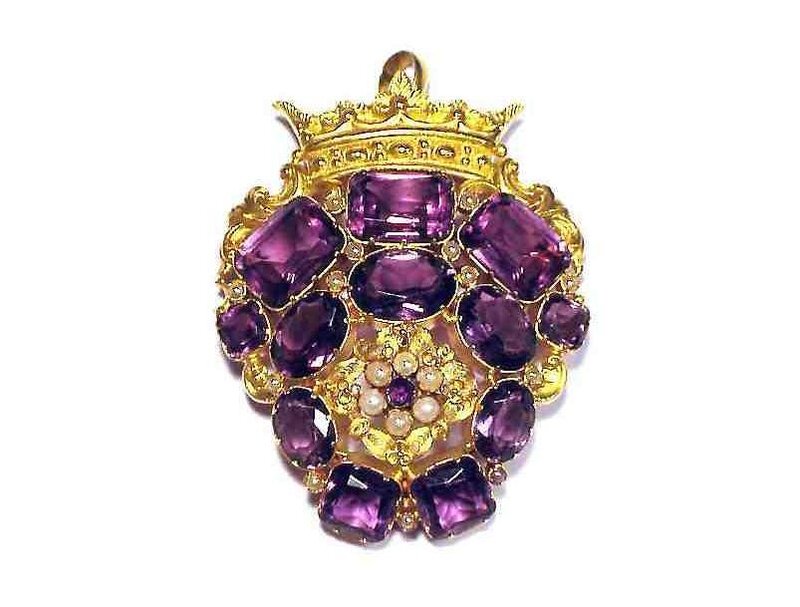 Amethyst and pearl brooch