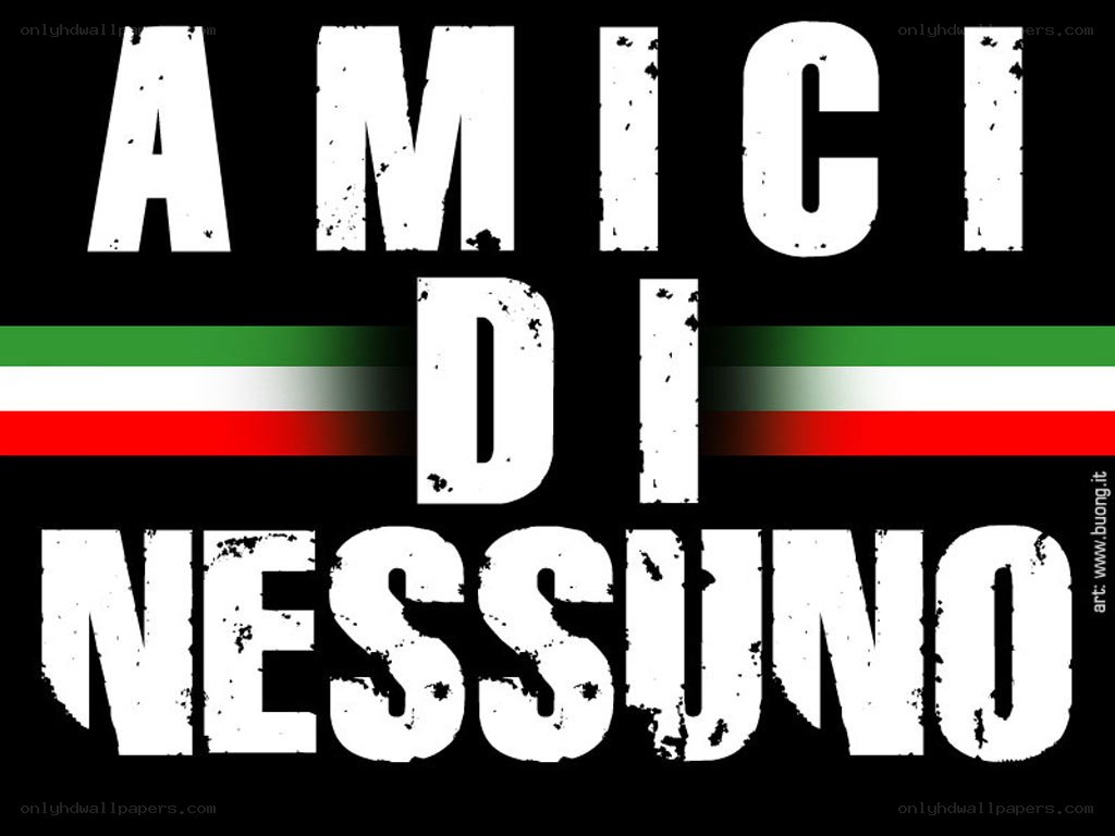 Amici di Nessuno text with Italian flag
