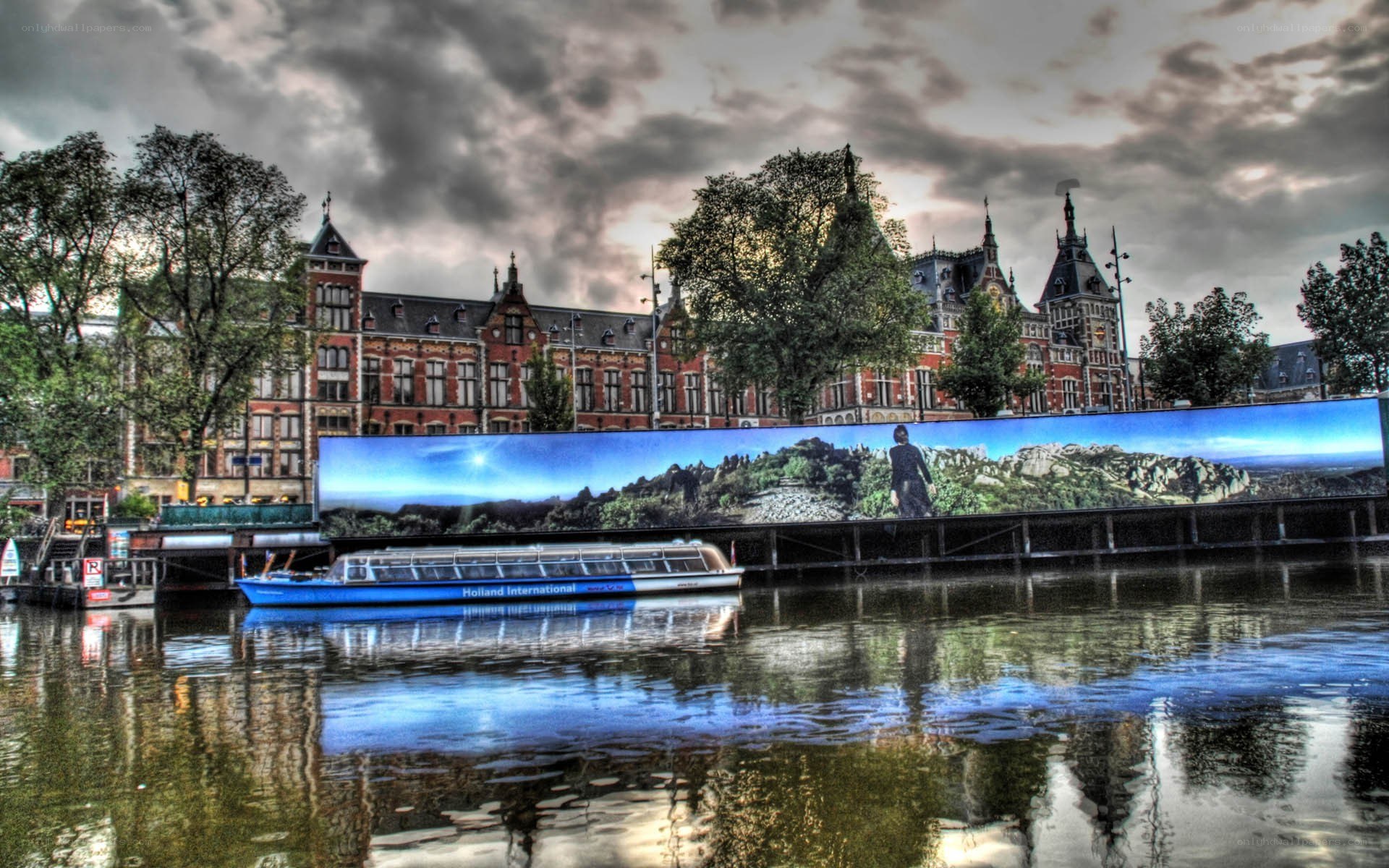 Amsterdam canal scene