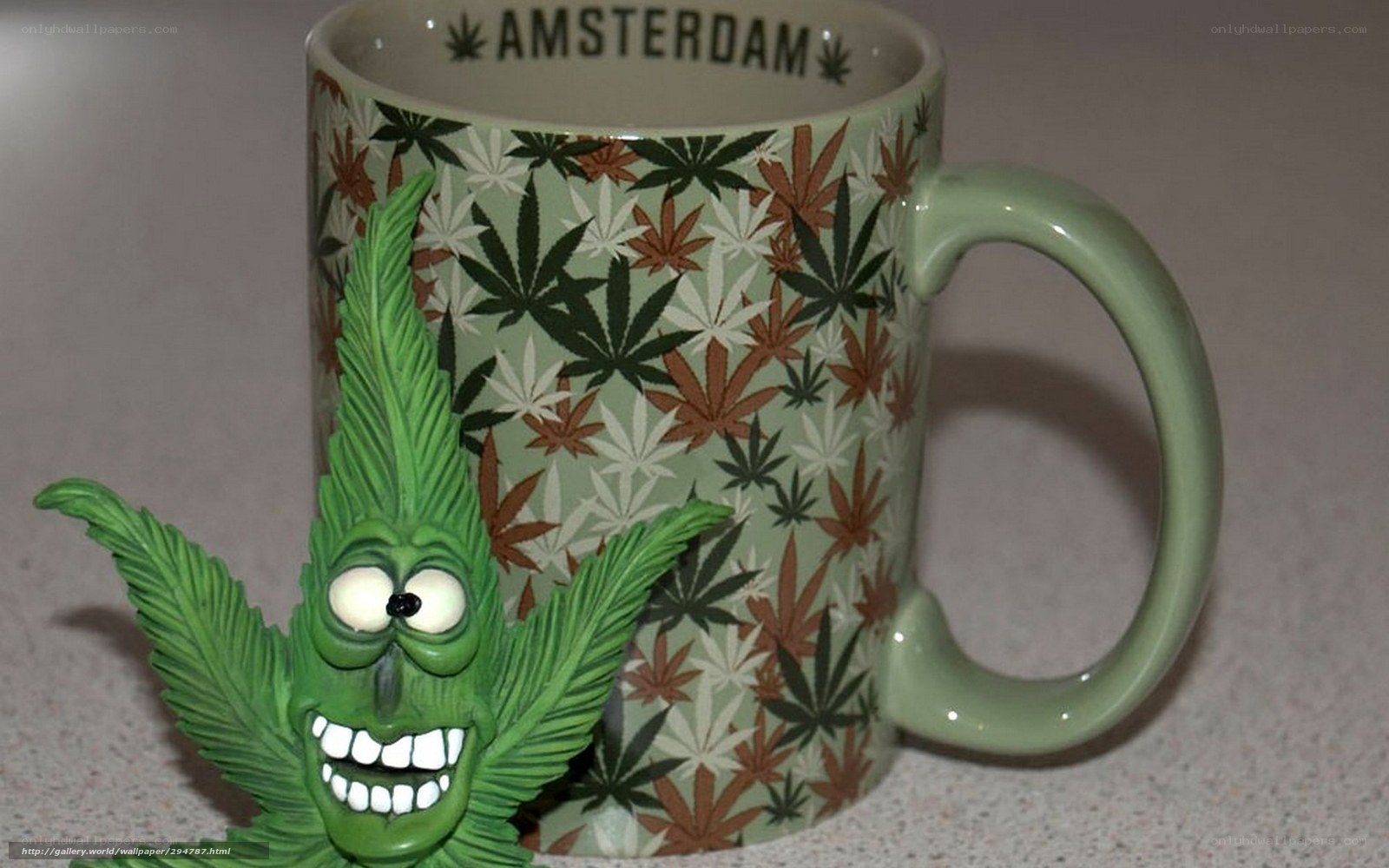 Amsterdam mug with cannabis leaf figure