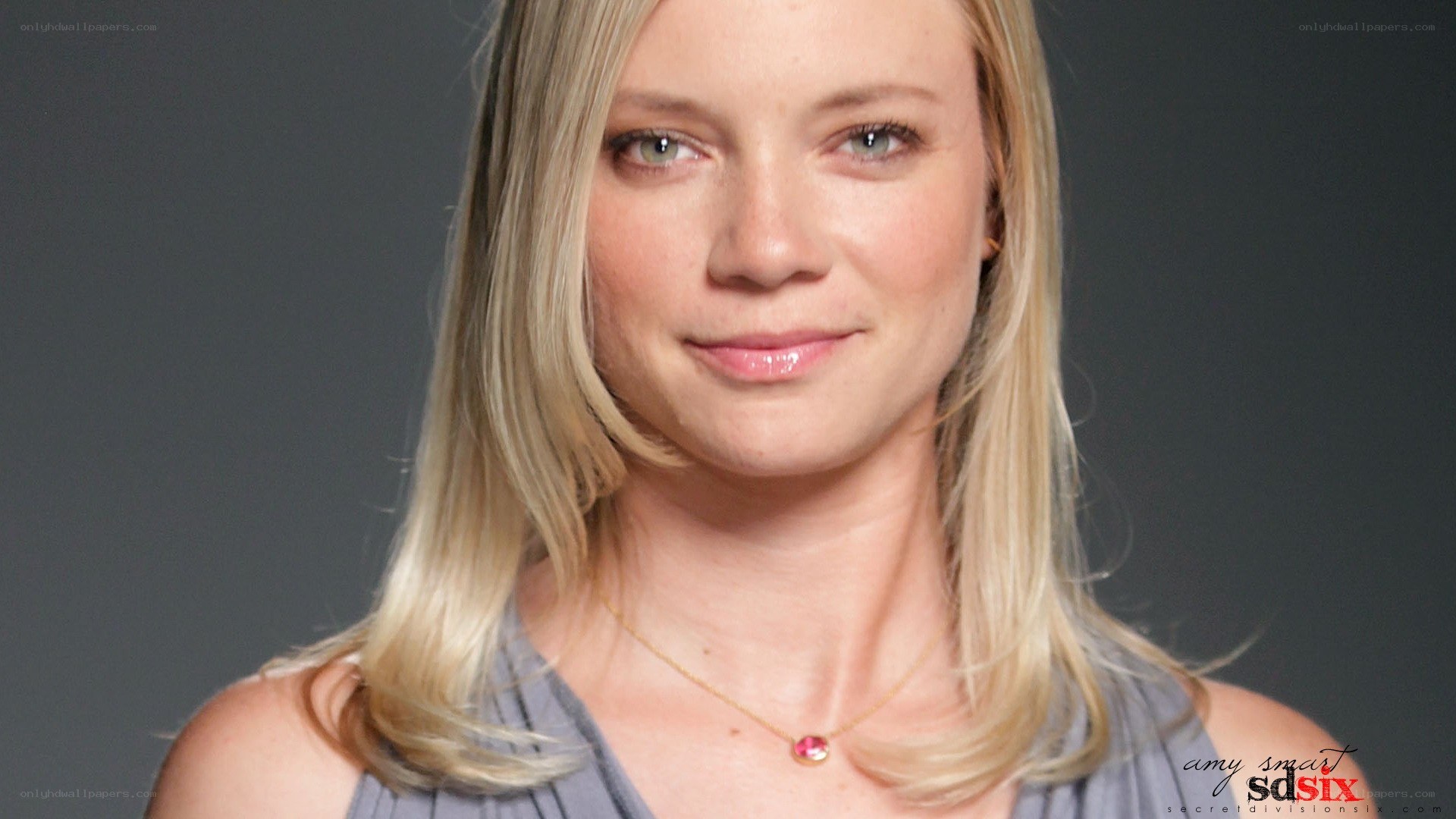 Amy Smart portrait