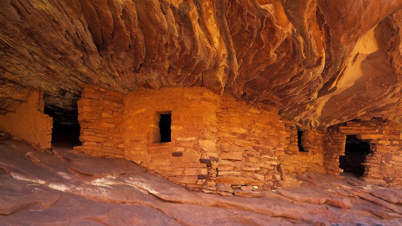 Ancient cliff dwelling structure