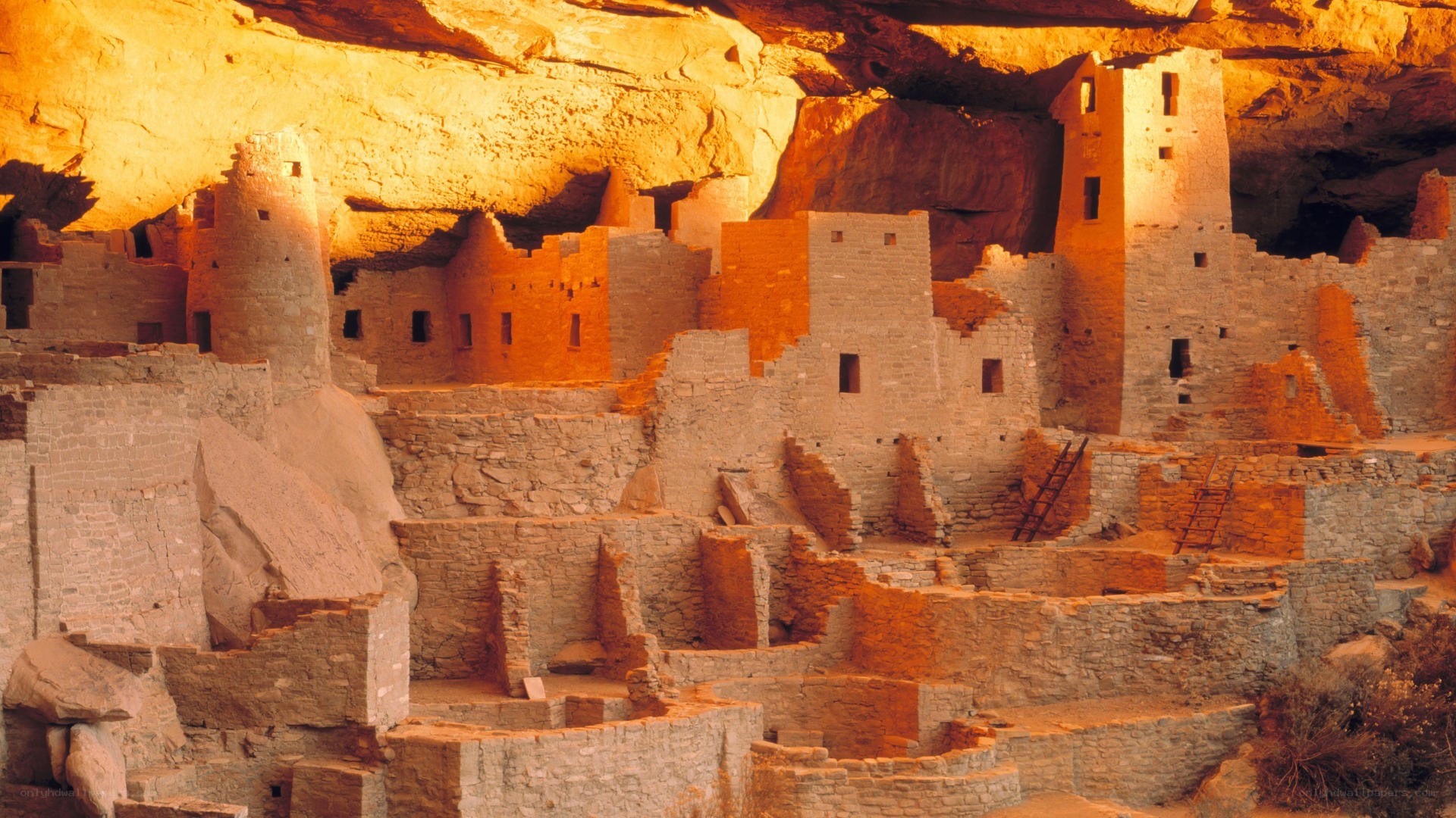Ancient cliff dwellings at Mesa Verde