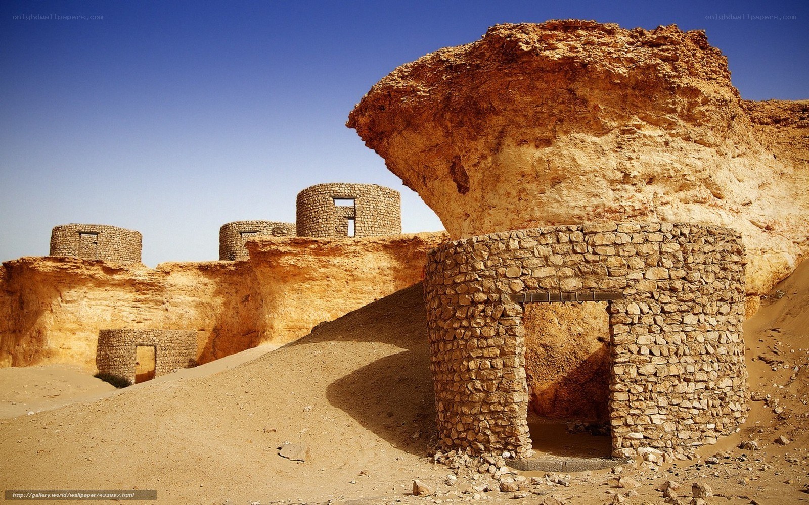 ancient desert ruins