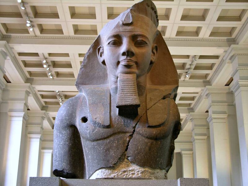 Ancient Egyptian Statue — Gray, Solemn
