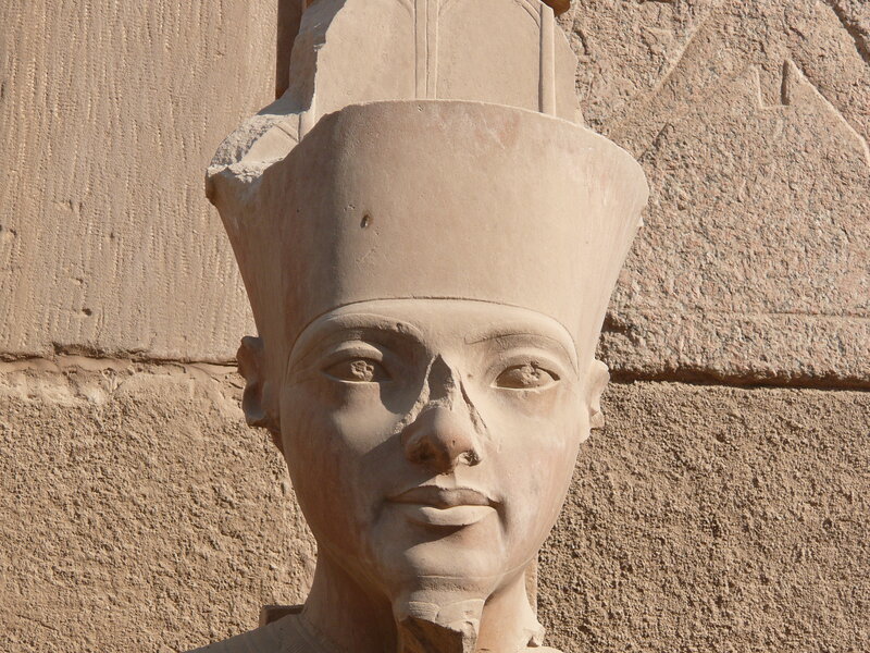 ancient egyptian statue head