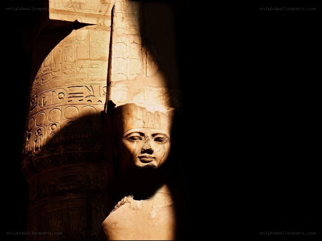 ancient egyptian statue in temple