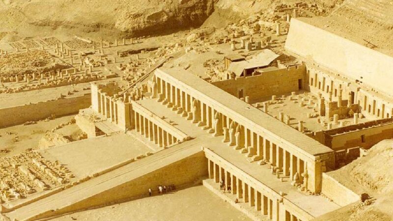 Ancient Egyptian Temple — Beige, Historical