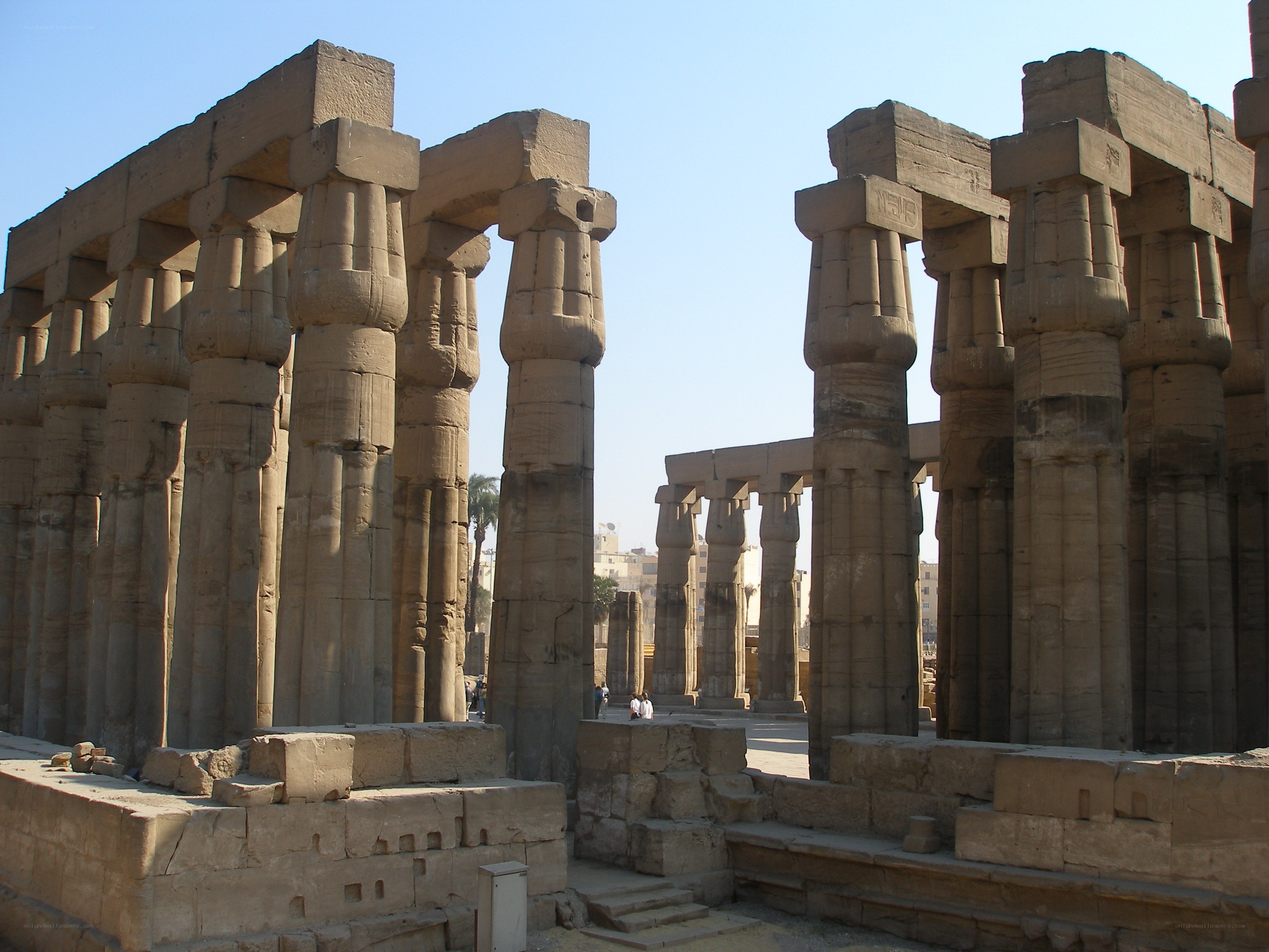 ancient egyptian temple columns
