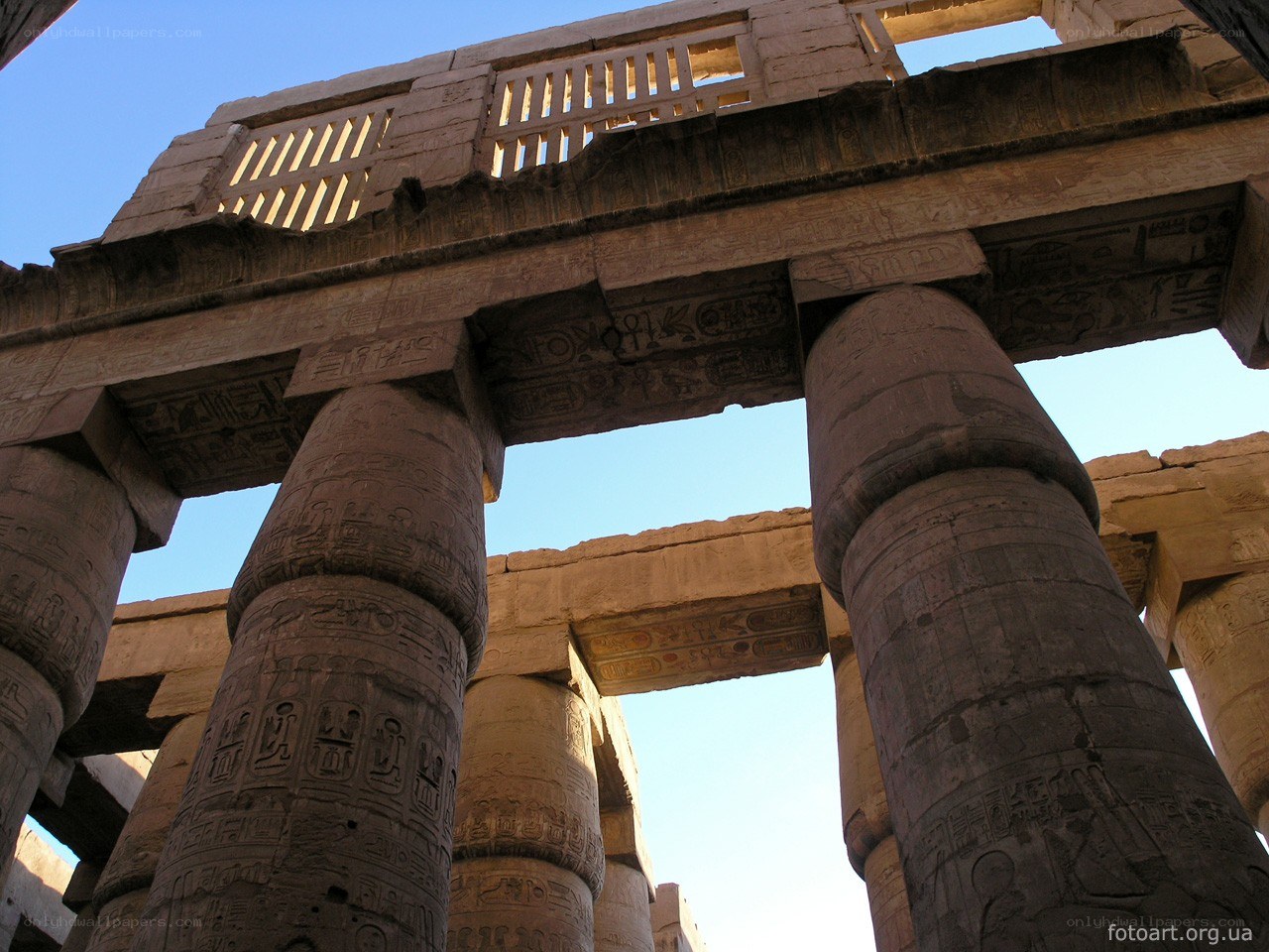 ancient egyptian temple columns
