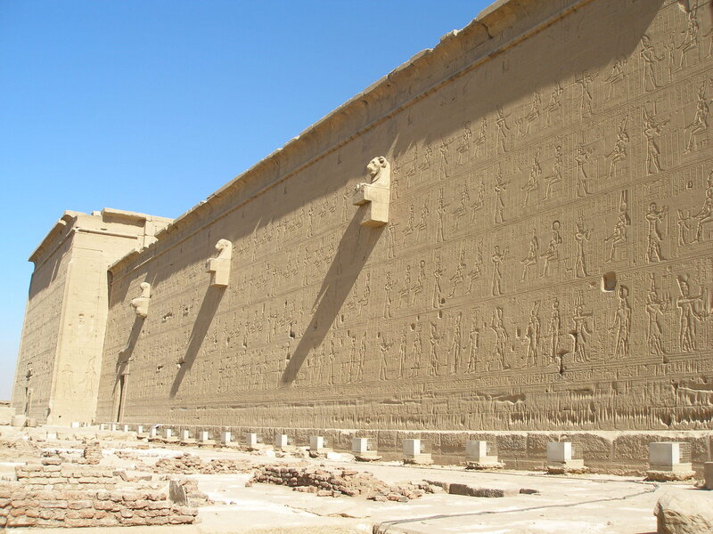 ancient egyptian temple wall
