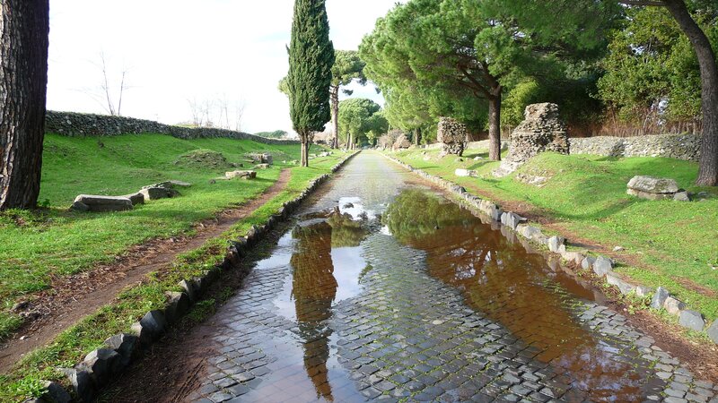 ancient roman aqueduct path