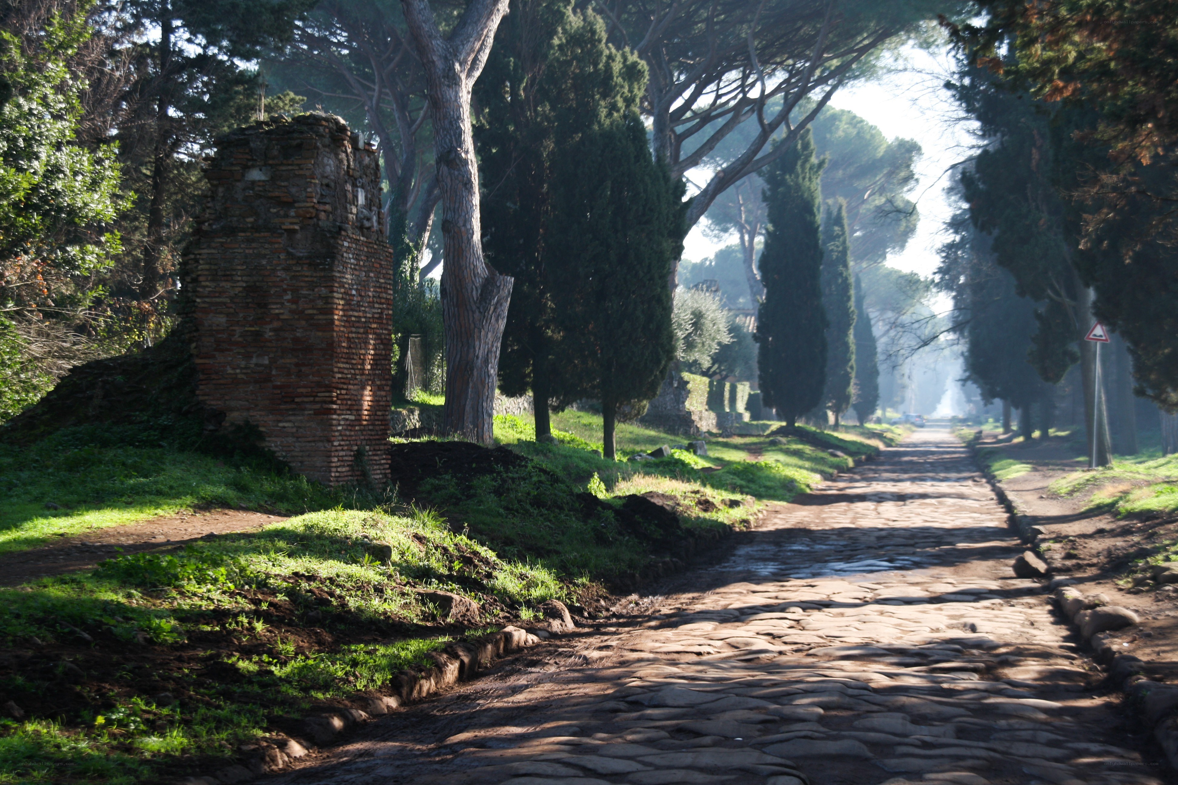 ancient roman road in italy
