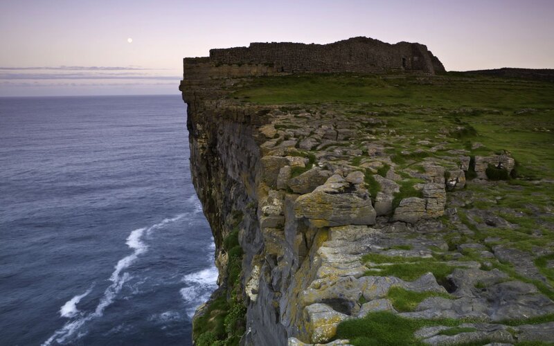 Ancient Ruin on Cliff — Green