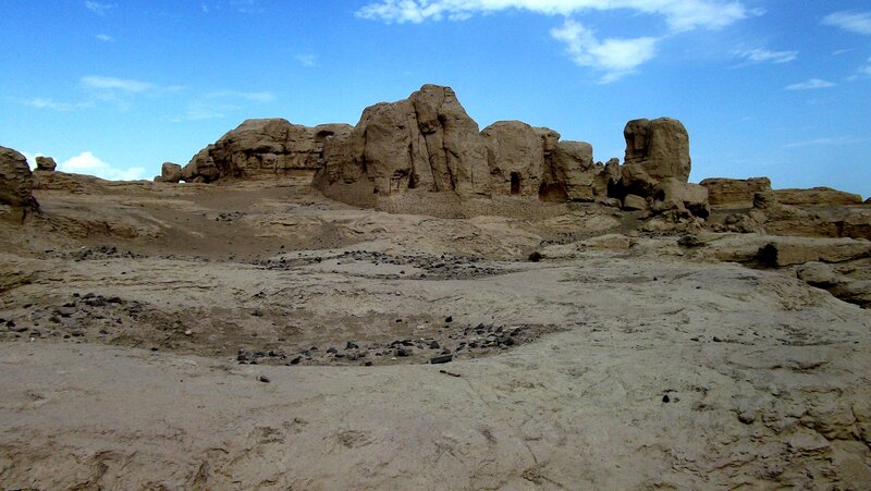 Ancient Ruins in Desert — Blue, Desolate