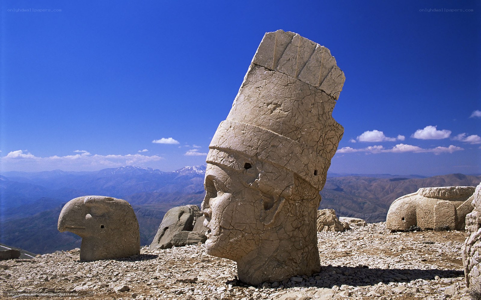 Ancient stone heads at Nemrut