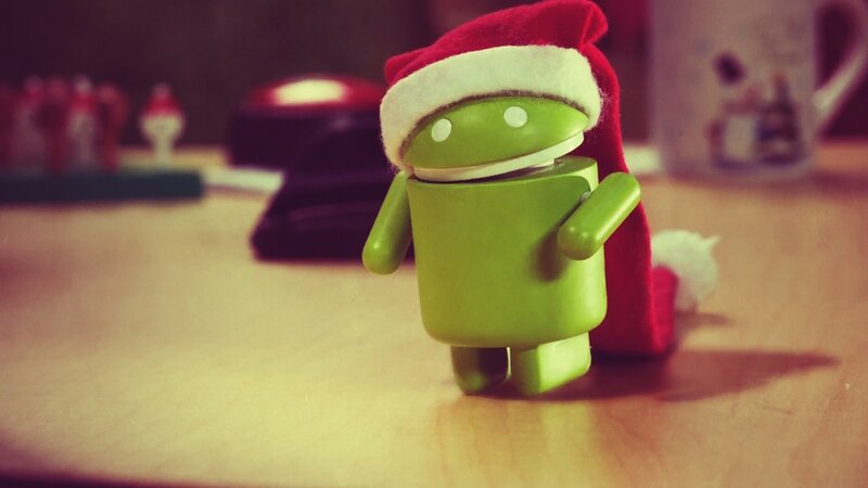 Android in a Santa hat
