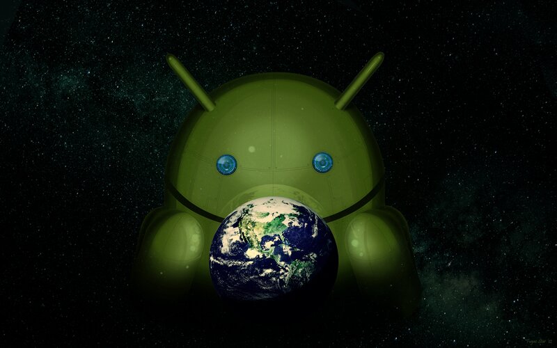Android Robot Holding Earth — Green