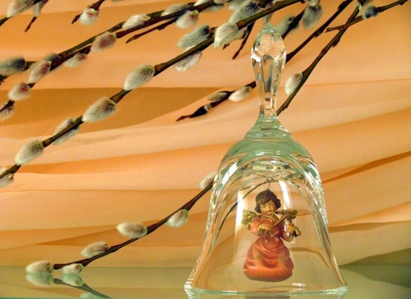 Angel Figurine in Glass Bell